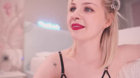 Snapshot of iamninamint chatting on September 2025 04:34:01 PM Nina online show from September 2025 04:34:01 PM