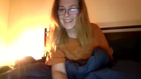 iampoppyy online show from October 2025 11:33:02 AM