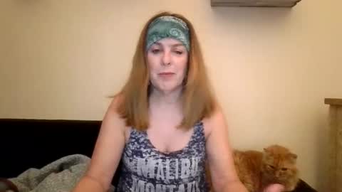 iampoppyy online show from October 2025 12:38:02 PM