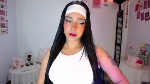 Snapshot of iamroxanne chatting on June 2026 01:28:01 AM Camila online show from June 2026 01:28:01 AM