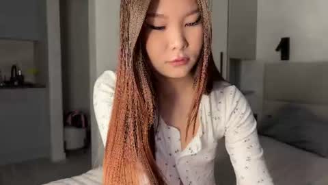 iamyuki_ online show from June 2026 12:57:02 AM