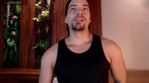 Snapshot of ian_davis chatting on February 2025 09:05:02 PM Ian Davis online show from February 2025 09:05:02 PM