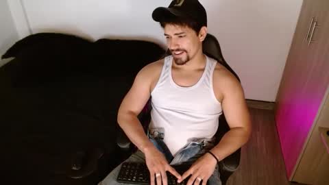 Snapshot of ian_davis chatting on November 2025 04:11:02 PM Ian Davis online show from November 2025 04:11:02 PM