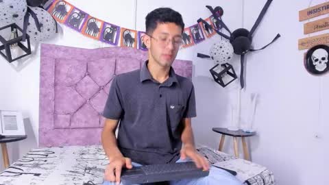 Ian Thompson online show from October 2025 08:55:02 PM