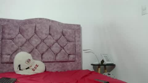 Ian Thompson online show from November 2025 08:33:02 PM