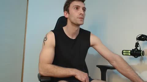 Snapshot of ianandersson27 chatting on April 2026 08:58:02 PM Ian Andersson online show from April 2026 08:58:02 PM