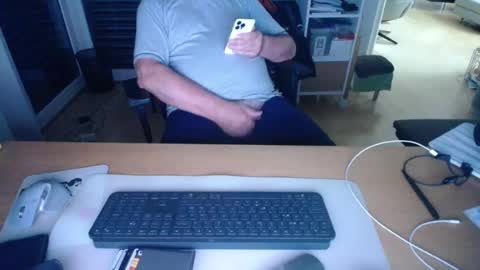 iandy12 online show from July 2026 11:18:01 PM