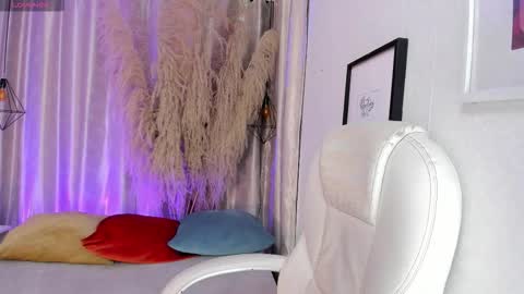 ian  online show from September 2025 02:48:01 AM