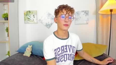 ian  online show from November 2025 03:06:02 AM