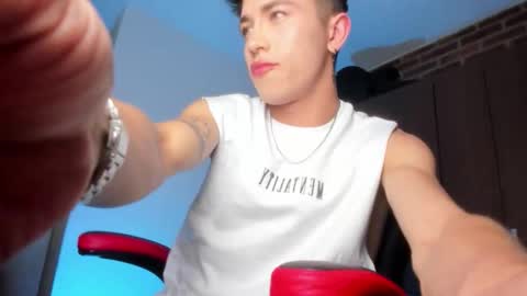 Snapshot of ianwayne_ chatting on November 2025 04:02:02 AM Andrew online show from November 2025 04:02:02 AM