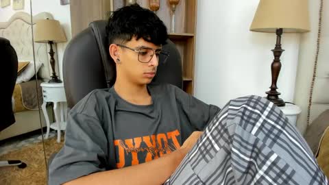ibratxandy online show from May 2026 12:02:01 PM