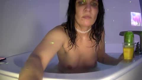 icarley8338 online show from February 2026 05:03:02 AM