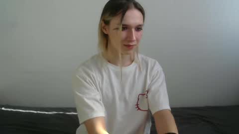 Jade online show from March 2026 12:06:02 PM