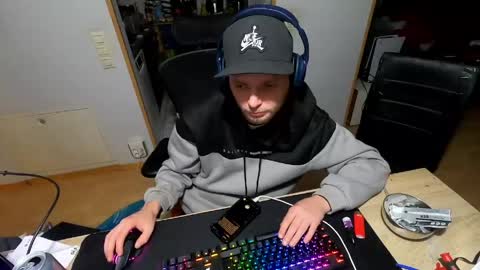 Snapshot of ich7722 chatting on April 2026 02:06:01 AM ich7722 online show from April 2026 02:06:01 AM