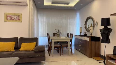 Mina online show from October 2025 11:09:01 AM