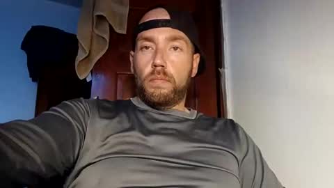 Snapshot of icyfucktoy chatting on November 2025 04:44:01 AM icyfucktoy online show from November 2025 04:44:01 AM