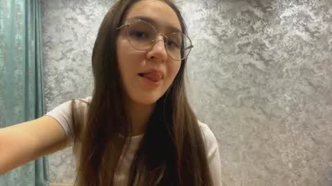 Snapshot of idellmannheim chatting on November 2025 04:08:02 PM Sofi online show from November 2025 04:08:02 PM