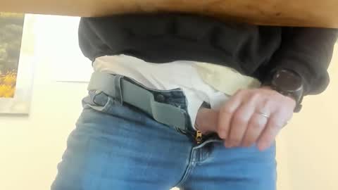 idfunguy2023 online show from February 2026 11:36:02 PM