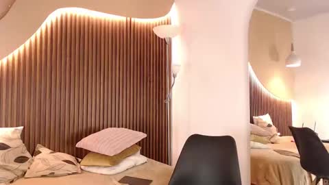 ifis online show from October 2025 01:00:02 AM