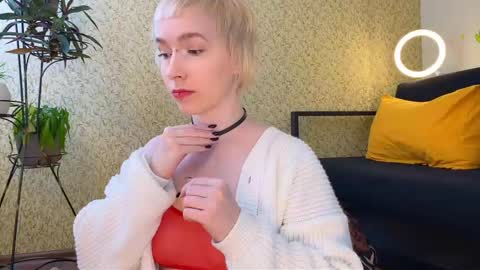 Emmy  help me reach 100 thumbs up online show from February 2025 09:54:02 AM