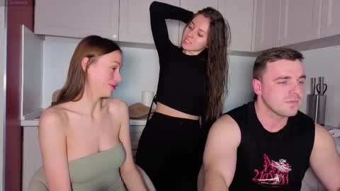 Julia and Mira online show from October 2025 12:16:02 PM