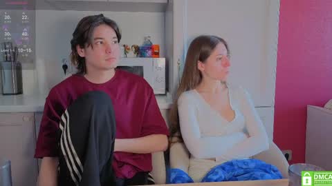 Julia and Mira online show from April 2026 07:45:01 AM