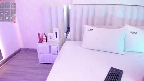 Naty  online show from June 2026 08:52:01 PM