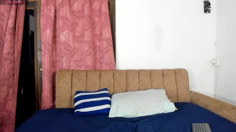 iisabella11 online show from May 2026 06:53:01 AM