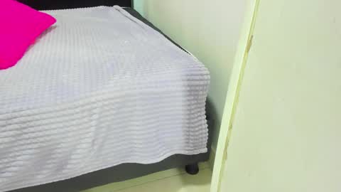 Isabella online show from October 2025 01:07:01 PM