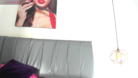 Isabella online show from May 2026 12:44:02 PM