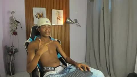 ikaro_blue online show from July 2026 11:40:02 PM
