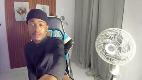 ikaro_blue online show from July 2026 11:51:01 PM