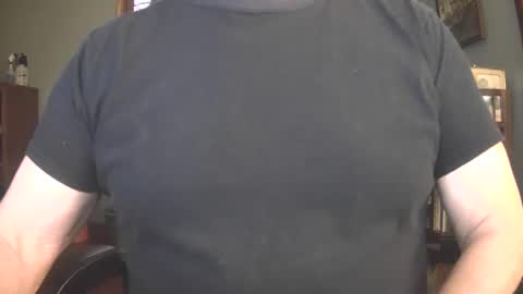 Snapshot of il_undercover chatting on February 2025 12:47:02 PM il_undercover online show from February 2025 12:47:02 PM