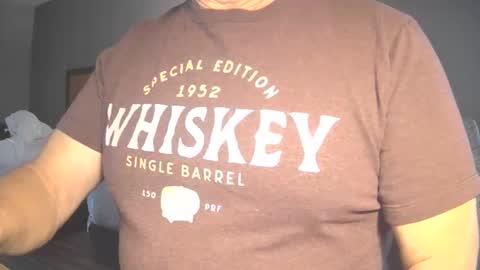 Snapshot of il_undercover chatting on November 2025 12:27:02 PM il_undercover online show from November 2025 12:27:02 PM