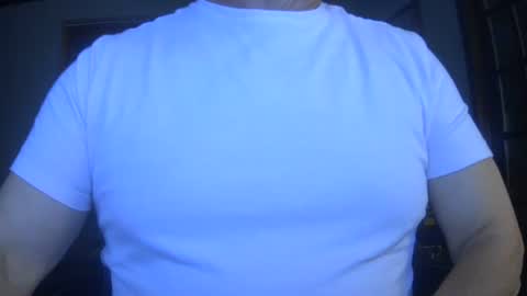 Snapshot of il_undercover chatting on November 2025 10:47:02 AM il_undercover online show from November 2025 10:47:02 AM