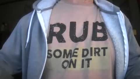 Snapshot of il_undercover chatting on December 2025 11:37:02 AM il_undercover online show from December 2025 11:37:02 AM