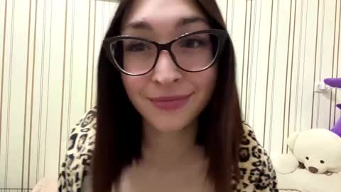 Asya online show from November 2025 12:04:01 PM