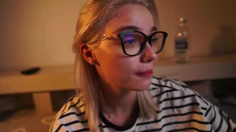 ileanacampbel online show from December 2024 04:43:01 PM