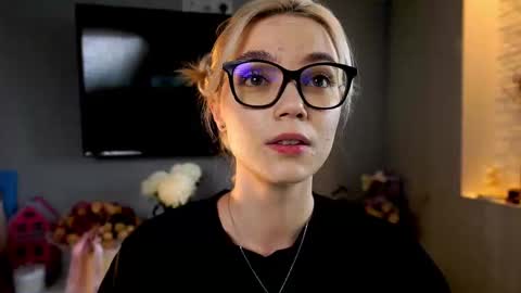 ileanacampbel online show from March 2025 05:42:02 AM