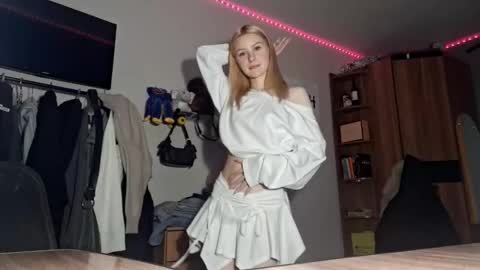 ShyLuna online show from February 2026 06:10:01 AM