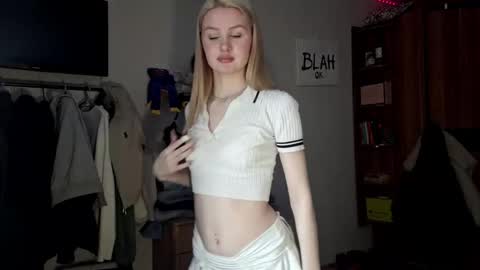 ShyLuna online show from March 2026 05:24:01 AM