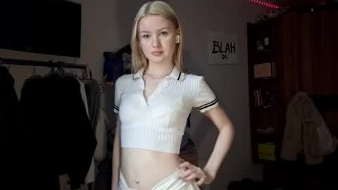 ShyLuna online show from March 2026 06:27:02 AM