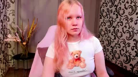 Annie online show from September 2025 03:53:01 AM