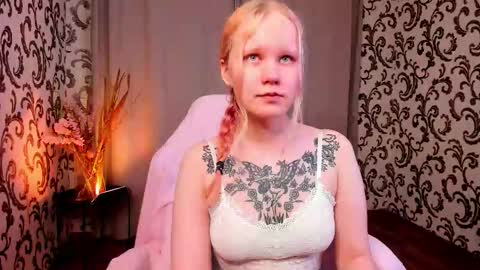 Annie online show from September 2025 03:43:02 AM