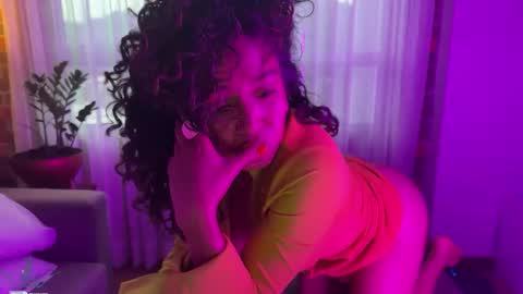 Snapshot of illaroom chatting on January 2025 12:04:01 AM Kloe online show from January 2025 12:04:01 AM