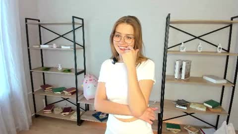 Ilona online show from July 2026 06:53:02 AM