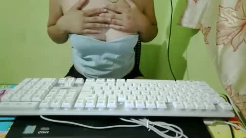 Snapshot of ilove2cum4uxox chatting on November 2025 10:59:02 AM ilove2cum4uxox online show from November 2025 10:59:02 AM