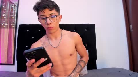 Snapshot of im__thomas chatting on December 2024 05:21:01 AM IM THOMAS online show from December 2024 05:21:01 AM