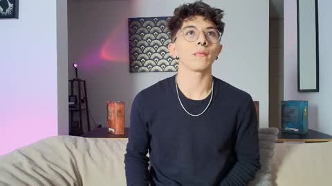 Snapshot of im__thomas chatting on September 2025 03:28:02 AM IM THOMAS online show from September 2025 03:28:02 AM