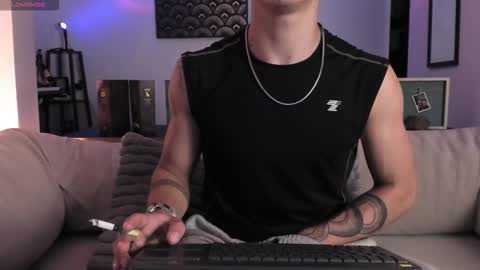 Snapshot of im__thomas chatting on October 2025 04:43:02 AM IM THOMAS online show from October 2025 04:43:02 AM